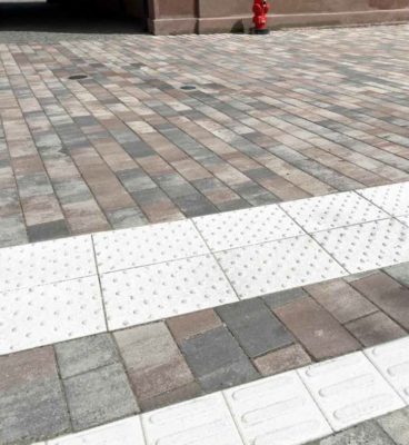 image de Pavés et dalles podotactiles